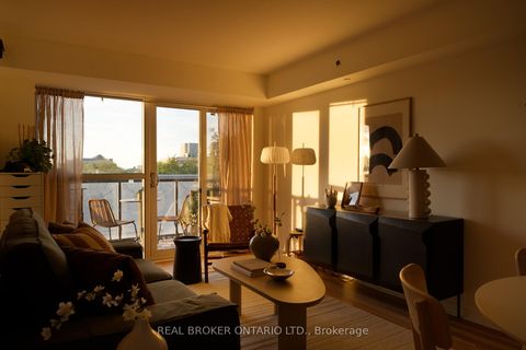 Photo 2 at 510 - 35 Saranac Boulevard, Lawrence, Toronto