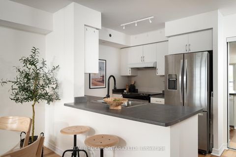 Photo 4 at 510 - 35 Saranac Boulevard, Lawrence, Toronto