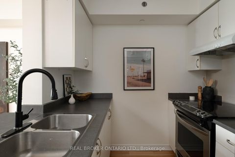 Photo 5 at 510 - 35 Saranac Boulevard, Lawrence, Toronto