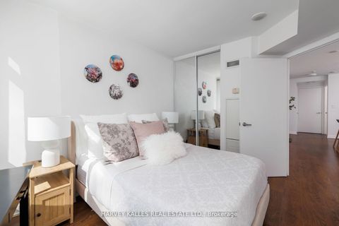 Photo 14 at 401 - 600 Fleet Street, Niagara, Toronto