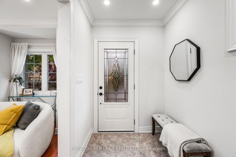 Photo 3 at 556 Davisville Avenue, Mount Pleasant East, Toronto
