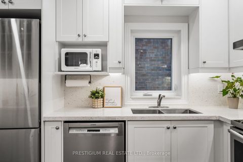 Photo 23 at 556 Davisville Avenue, Mount Pleasant East, Toronto