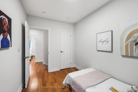 Photo 32 at 556 Davisville Avenue, Mount Pleasant East, Toronto