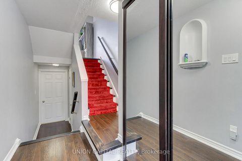 Photo 2 at 19 - 11 Plaisance Road, North Richvale, Richmond Hill