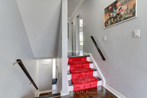 Photo 3 at 19 - 11 Plaisance Road, North Richvale, Richmond Hill