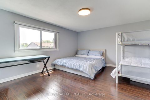 Photo 13 at 19 - 11 Plaisance Road, North Richvale, Richmond Hill