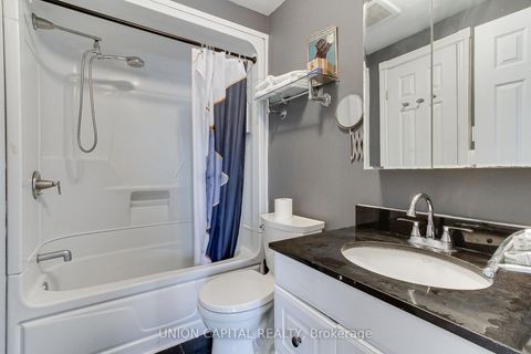 Photo 16 at 19 - 11 Plaisance Road, North Richvale, Richmond Hill
