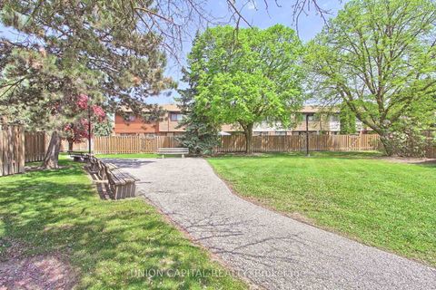 Photo 23 at 19 - 11 Plaisance Road, North Richvale, Richmond Hill