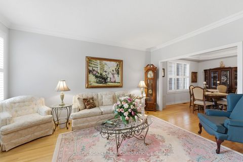 Photo 3 at 6 Veerland Drive, Rustic, Toronto