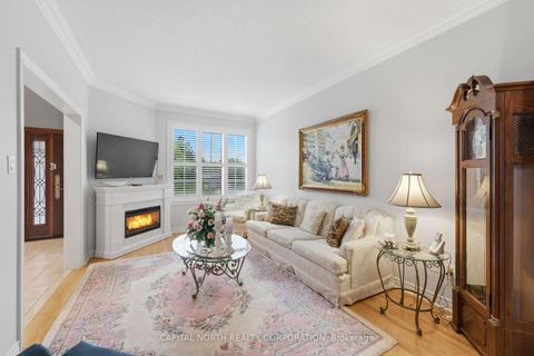 Photo 4 at 6 Veerland Drive, Rustic, Toronto