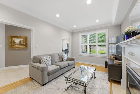 Photo 8 at 6 Veerland Drive, Rustic, Toronto