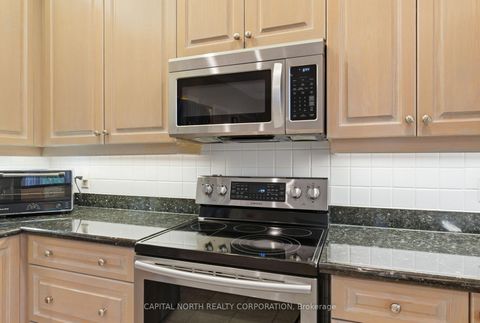 Photo 14 at 6 Veerland Drive, Rustic, Toronto