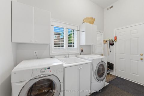 Photo 17 at 6 Veerland Drive, Rustic, Toronto