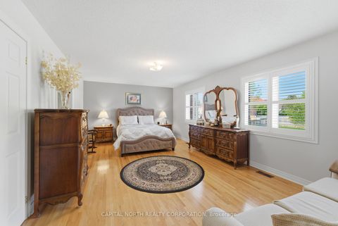Photo 21 at 6 Veerland Drive, Rustic, Toronto