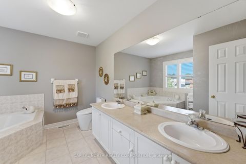 Photo 23 at 6 Veerland Drive, Rustic, Toronto