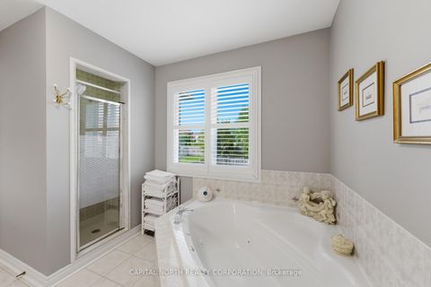 Photo 25 at 6 Veerland Drive, Rustic, Toronto