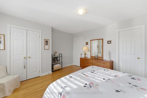Photo 30 at 6 Veerland Drive, Rustic, Toronto