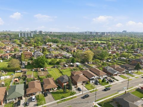 Photo 41 at 6 Veerland Drive, Rustic, Toronto