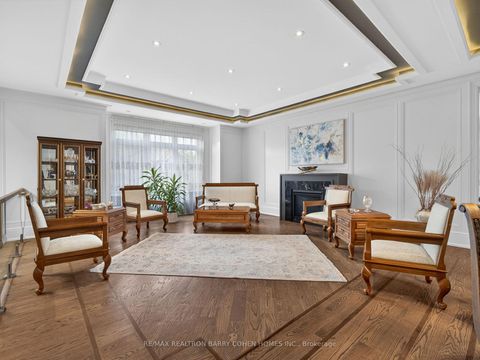 Photo 7 at 205 Northwood Drive, Newtonbrook East, Toronto