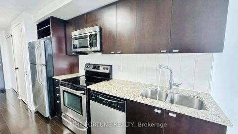 Photo 10 at 3213 - 105 The Queensway Avenue, Swansea, Toronto