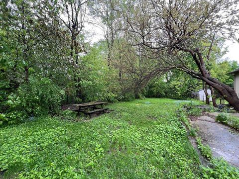 Photo 2 at 112 Allingham Gardens, Clanton Park, Toronto