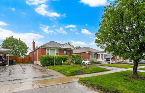 Photo 2 at 54 Lewiston Road, Dorset Park, Toronto