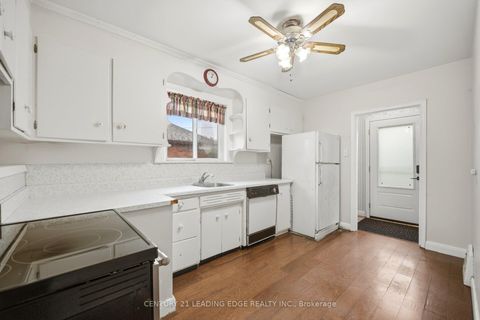Photo 5 at 54 Lewiston Road, Dorset Park, Toronto