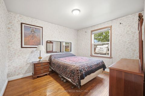 Photo 11 at 54 Lewiston Road, Dorset Park, Toronto