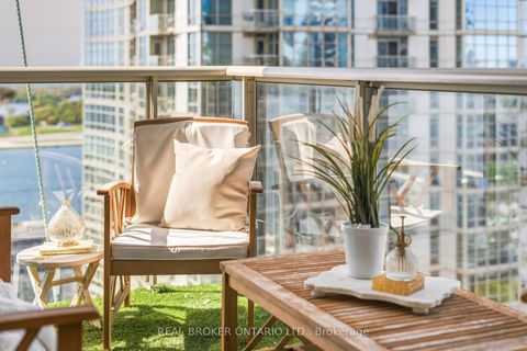 Photo 2 at 3812 - 10 Navy Wharf Court, Waterfront Communities C1, Toronto