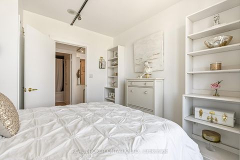 Photo 23 at 3812 - 10 Navy Wharf Court, Waterfront Communities C1, Toronto