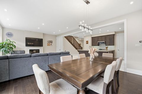 Photo 18 at 60 Tatton Court, King City, King