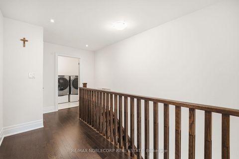 Photo 20 at 60 Tatton Court, King City, King