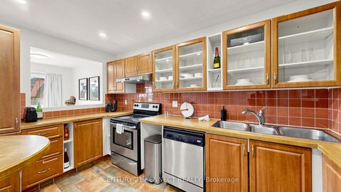 Photo 6 at 9 - 260 Avenue Road, North Richvale, Richmond Hill