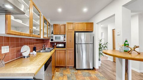 Photo 8 at 9 - 260 Avenue Road, North Richvale, Richmond Hill