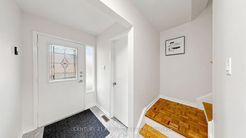 Photo 9 at 9 - 260 Avenue Road, North Richvale, Richmond Hill