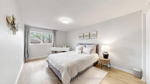 Photo 13 at 9 - 260 Avenue Road, North Richvale, Richmond Hill