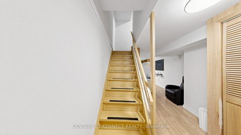 Photo 19 at 9 - 260 Avenue Road, North Richvale, Richmond Hill