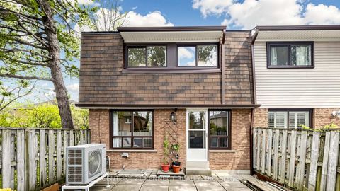 Photo 24 at 9 - 260 Avenue Road, North Richvale, Richmond Hill