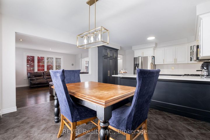 Photo 11 at 29 Springbreeze Heights, Stoney Creek, Hamilton