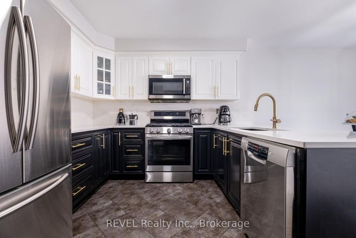 Photo 13 at 29 Springbreeze Heights, Stoney Creek, Hamilton