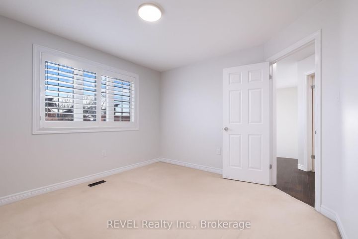 Photo 24 at 29 Springbreeze Heights, Stoney Creek, Hamilton