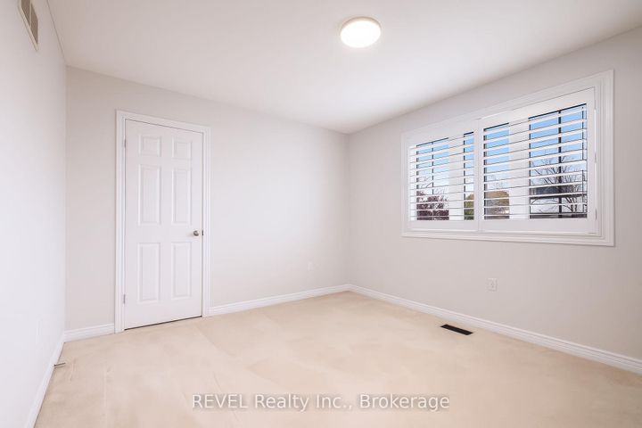 Photo 25 at 29 Springbreeze Heights, Stoney Creek, Hamilton