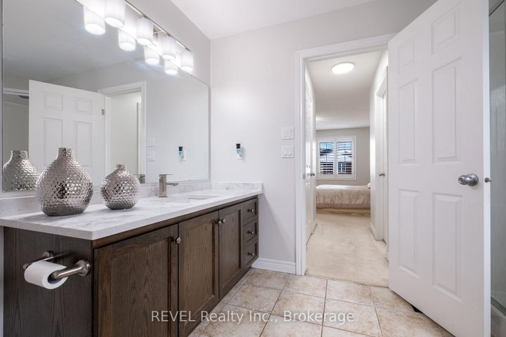 Photo 29 at 29 Springbreeze Heights, Stoney Creek, Hamilton