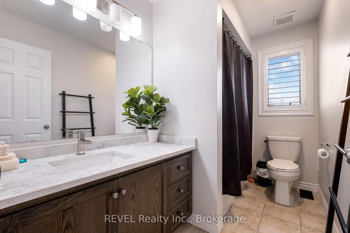 Photo 30 at 29 Springbreeze Heights, Stoney Creek, Hamilton