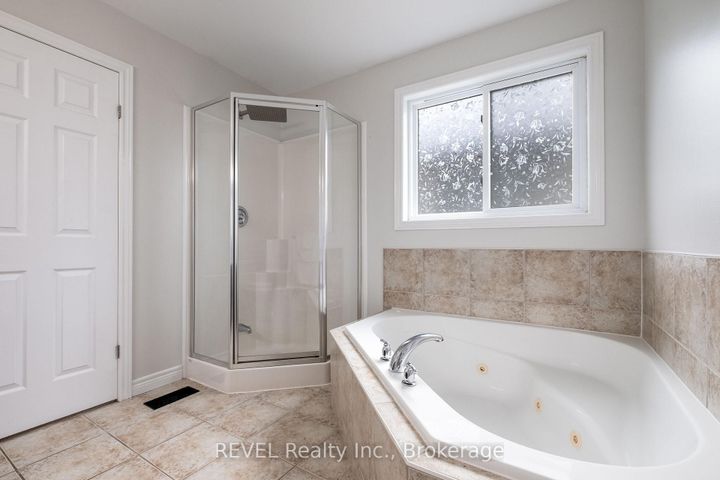 Photo 33 at 29 Springbreeze Heights, Stoney Creek, Hamilton