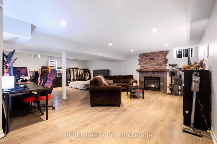 Photo 34 at 29 Springbreeze Heights, Stoney Creek, Hamilton