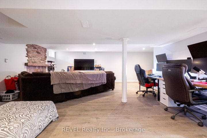 Photo 35 at 29 Springbreeze Heights, Stoney Creek, Hamilton