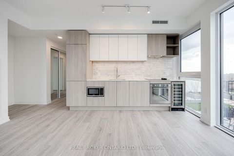 Photo 3 at 1106 - 2020 Bathurst Street, Cedarvale, Toronto