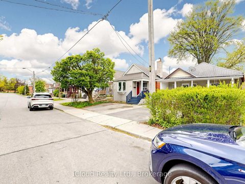 Photo 1 at 32 Seventeenth Street, New Toronto, Toronto