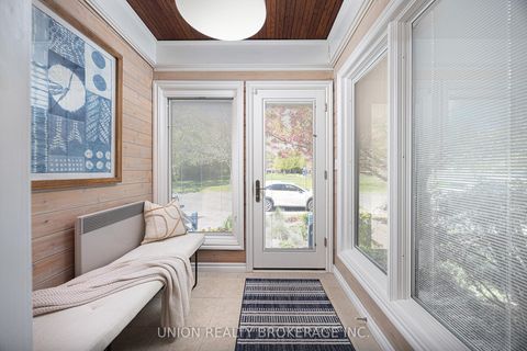 Photo 3 at 11 Avonlea Boulevard, Danforth, Toronto